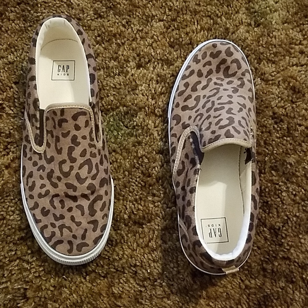 Gap slip on sneakers, leopard print.